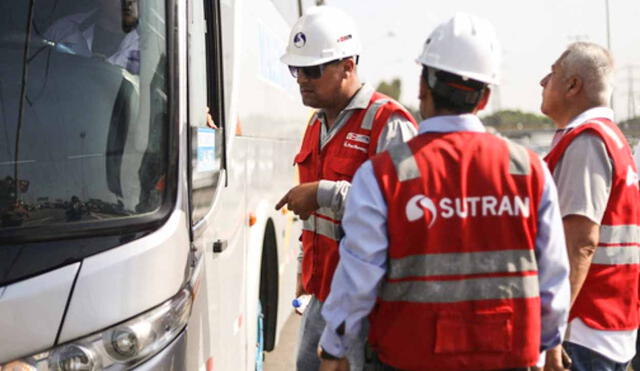 Los puestos están dirigidos a especialistas con título universitario en áreas como ingeniería, administración o derecho y experiencia laboral relacionada. Foto: composición LR/difusión