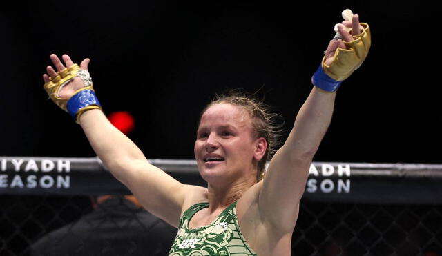 Valentina Shevchenko vuelve a ser campeona mundial tas vencer a Alexa Grasso. Foto: AFP