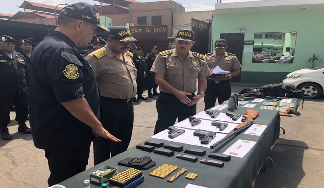 Incautación de armas a la delincuencia por la Policía. Foto: Archivo LR