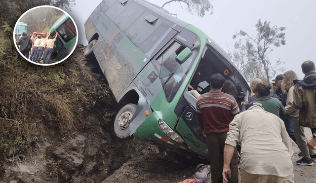 Bus repleto de pasajeros que retornaba a Machu Picchu Pueblo, cayó a un barranco .