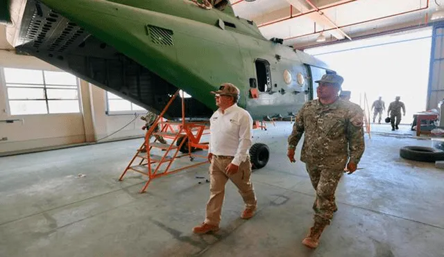 El 16 de agosto último, el ministro de Defensa, Walter Astudillo, visitó el Cemae poco después que la empresa rusa pidiera aplazar la fecha de entrega. Foto: Mindef.