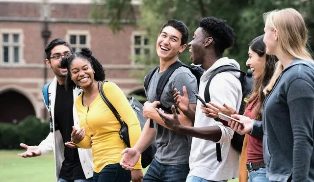 Estados Unidos ofrece diversas oportunidades de pasantía para estudiantes migrantes. Foto: Composición LR