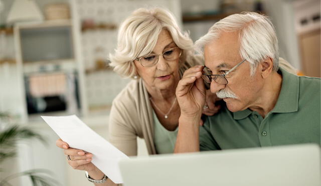 Los cheques del Seguro Social son un ingreso mensual que reciben los jubilados como compensación por sus años de trabajo. Foto: Freepik