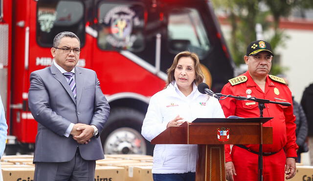 Durante el paro de transporte del 23 de setiembre, la Policía lanzó bombas lacrimógenas para dispersar a los transportistas que manifestaban. | Foto: Presidencia del Perú.