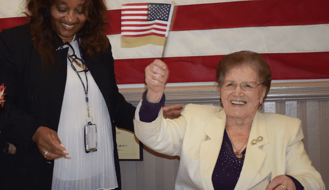 Conoce la historia de la mujer de 100 años que logró conseguir su ciudadanía americana. Foto: O Journal