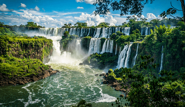 Los océanos son el hogar de la mayor parte del agua del planeta, que representa aproximadamente el 97% del total. Foto: composición LR/National geographic