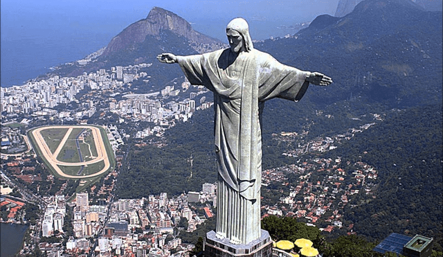 La estatua de Cristo Redentor tiene una altura de 38 metros. Foto: Una vuelta alrededor del mundo