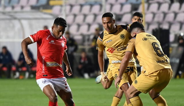 Christian Cueva jugó poco más de 30 minutos en esta derrota ante Cusco FC. Foto: Cienciano/X