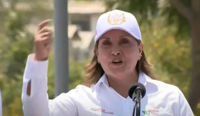 Presidenta dijo una lisura para enfatizar sus palabras durante entrega de camionetas PNP en Piura. Foto: captura de TV Perú