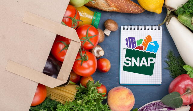 Durante 2024, los hogares beneficiarios de SNAP en California podrán combinar el uso de cupones con programas de agricultores locales para acceder a alimentos frescos y saludables. Foto: LV