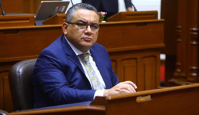 Respondió interpelación En total fueron 29 preguntas las que respondió ayer el ministro del Interior, Juan José Santiváñez. Bancadas como la del fujimorismo impulsan su blindaje. Foto: Congreso