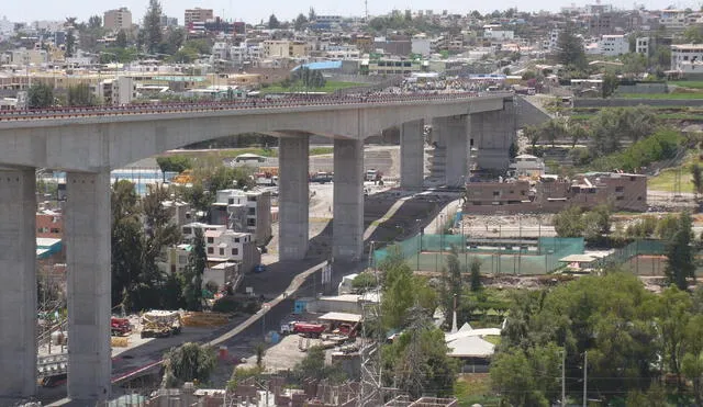 Uno de los proyectos más trascendentales fue el Puente Chilina en Arequipa, valorizado en S/260 millones. Foto: Andina