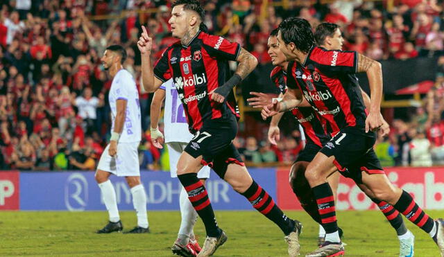 Alajuelense clasificó a semifinales: superó 3-2 en el global a  Comunicaciones por la Copa Centroamericana 2024