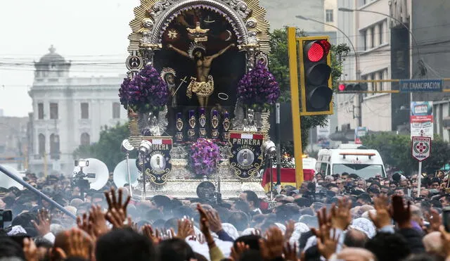 Este domingo 5 de octubre es el primer recorrido del Señor de Los Milagros. Foto: Andina