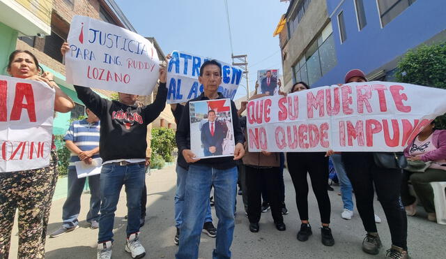 Richard Lozano, padre de Rudy, pide a las autoridades castigar al mal policía que mató a su hijo. La República