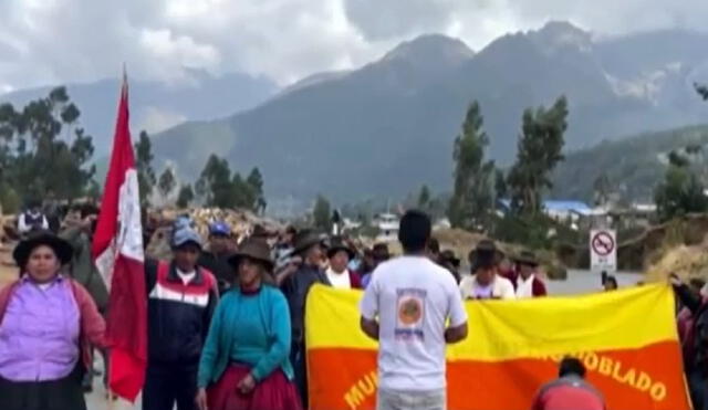 Pobladores exigen se cumpla el proyecto de ley que ordena la creación de la universidad Nacional de Chincheros. Foto: Apurimac en la noticia