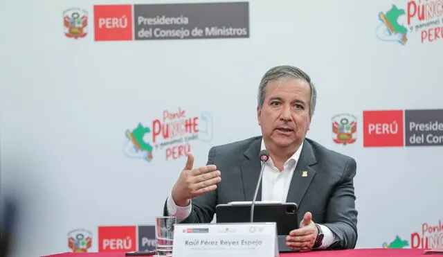 El ministro Raúl Pérez Reyes informó que la norma que aumenta el tamaño de las placas de las motos lineales se oficializaría la próxima semana. | Foto: PCM