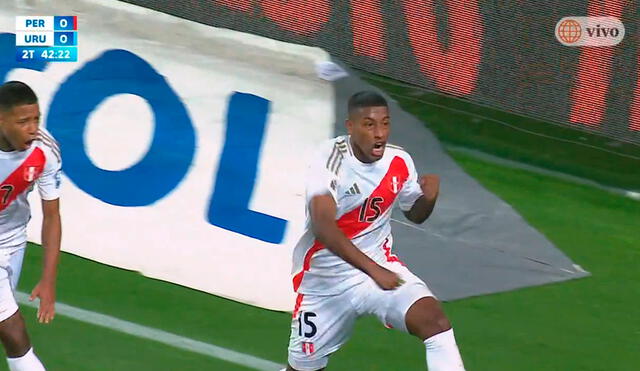 Miguel Araujo fue titular en el Perú vs Uruguay. Foto: captura de América TV