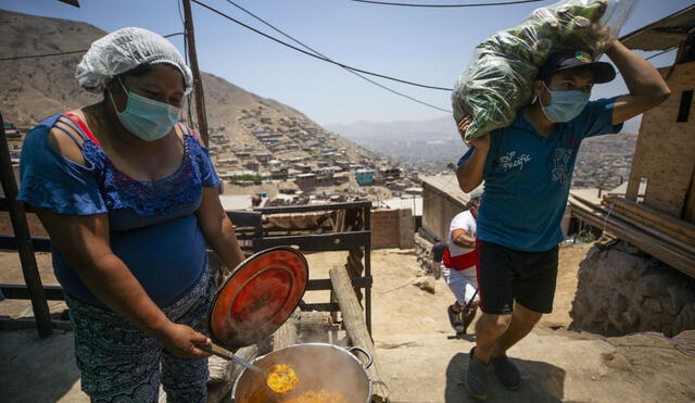 Para la Red de Ollas Comunes, la reducción del presupuesto destinado por el Ejecutivo afectará a las más de 300.000 personas que atienden. Foto: Andina