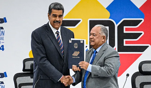 Amoroso fue responsable de anunciar la victoria de Maduro en unas elecciones muy cuestionadas por la oposición y la comunidad internacional, lo que ha puesto en duda la legitimidad del régimen. Foto: AFP