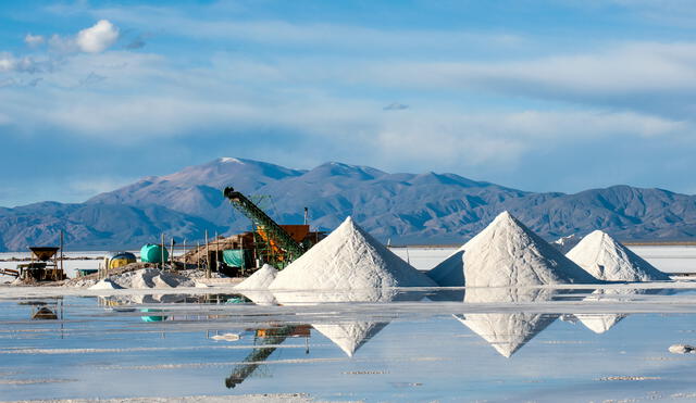 El nuevo método chino para la extracción de litio con luz solar reduce el uso de productos químicos y agua, lo que lo convierte en una solución más sostenible y menos contaminante que los métodos tradicionales. Foto: Getty Images