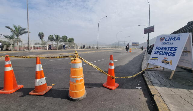 Cierre del puente R. Palma ahora es total. Otro camión impactó sus bases ayer. La República