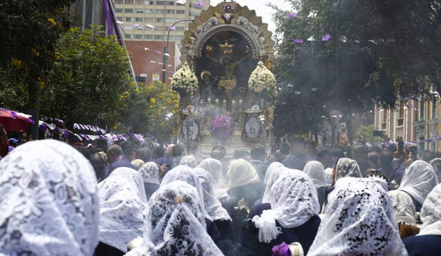 La procesión del Señor de los Milagros iniciará su segundo recorrido el viernes 18 de octubre. Foto: La República