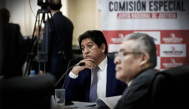 Josué Gutiérrez, elegido defensor gracias al pacto fujicerronista, preside la comisión de elección de la JNJ. (Foto: Institucional - Defensoría)