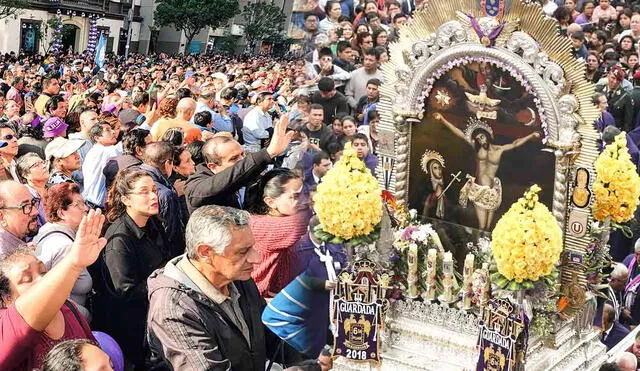 La procesión del Señor de los Milagros continuará con rituales y ceremonias a lo largo de octubre. Foto: composición LR/La República/Andina