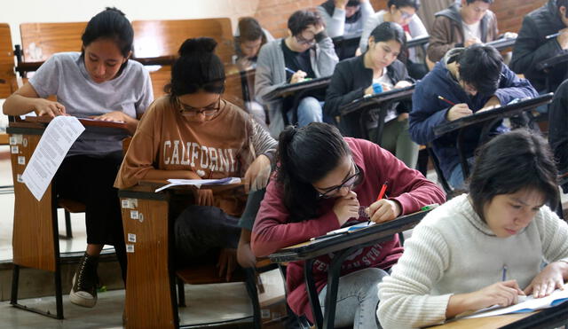 ¿Cuál fue la carrera con más postulantes en el último examen de la UNMSM 2025 - I?: solo ingresaron 55 de 5.000 aspirantes. Foto: composición LR / Andina