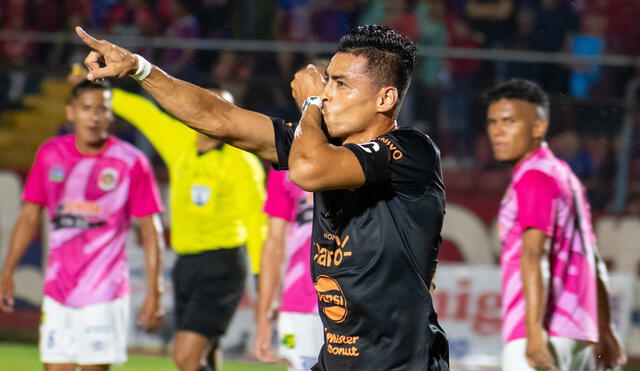 Águila lleva tres victorias consecutivas sobre FAS en la Liga Mayor de Fútbol de El Salvador. Foto: Tigo Sports