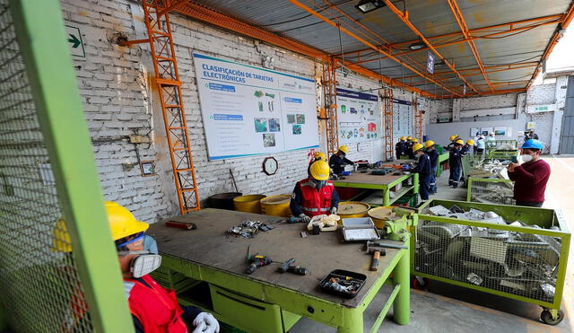 La mayoría de plantas de tratamiento y reciclaje de RAEE están ubicadas en Lima. En la vista, planta de empresa Comimtel. Foto: Difusión