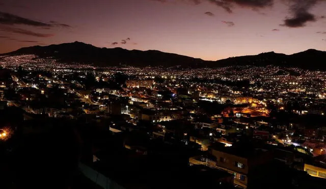 Los cortes de luz en Ecuador continuarán hasta fin de año y las horas sin servicio se irán reduciendo.  Foto: AFP