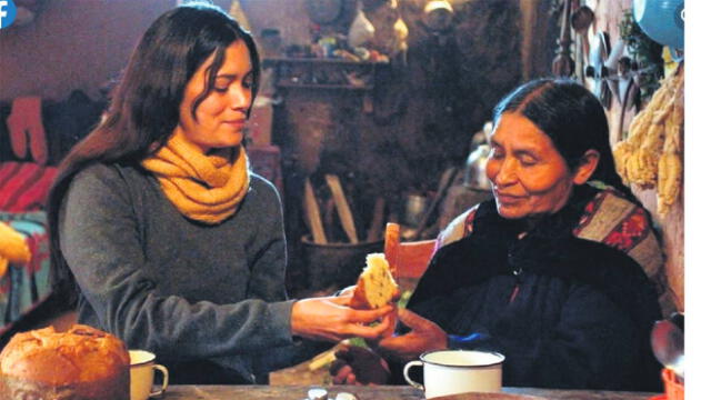 Peruana Juana Burga  y la actriz boliviana María Luque en escena de la película 'La piel más temida'. Foto: difusión