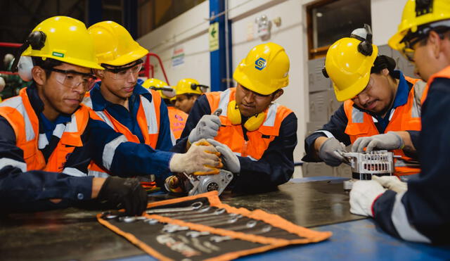 El programa, dirigido a la población cercana a operaciones de la empresa, ofrece una formación técnica a un 30% del costo habitual. Fuente: Difusión.