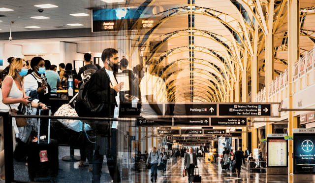 Los 2 mejores aeropuertos de Nueva York se distinguen por su variada oferta de vuelos comerciales. Foto: composición LR/pcparch/miamiherald