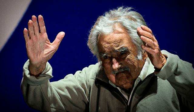 En su despedida, Mujica destacó la importancia de la educación y el desarrollo económico como claves para enfrentar futuros retos en Uruguay. Foto: AFP