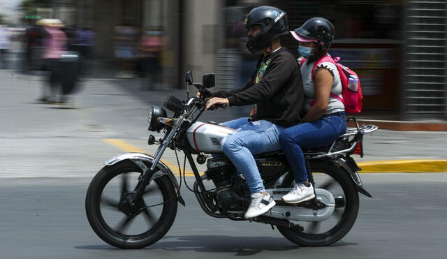 La Municipalidad de San Martín de Porres ha implementado una ordenanza para prohibir el traslado de dos personas en motocicletas. Foto: Andina