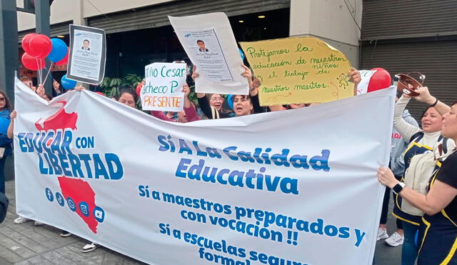 Plantón. Colegios privados piden al Congreso atender su pedido que consideran “urgente”. Foto: La República