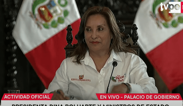 Dina Boluarte le dijo a uno de los periodistas en Palacio: "escoge cuál de tus preguntas te respondo". | Foto: TV Perú.