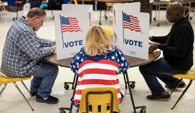 Quienes deseen votar por Donald Trump o Kamala Harris deben estar atentos a los horarios de votación en su estado. Foto: El País