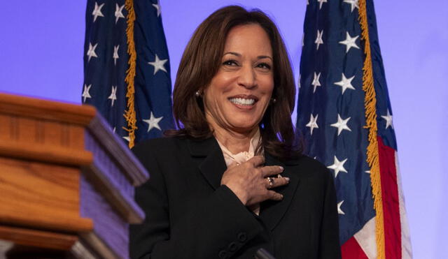 Kamala Harris propone un modelo económico centrado en la clase media y los trabajadores, con medidas para mejorar salarios, crear empleo, y apoyar el crecimiento sostenible. Foto: AFP