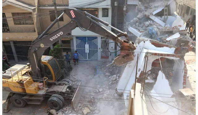 La demolición de una propiedad construida en un terreno ajeno podría ser asumido por aquel que ocupó el lugar. Foto: Andina