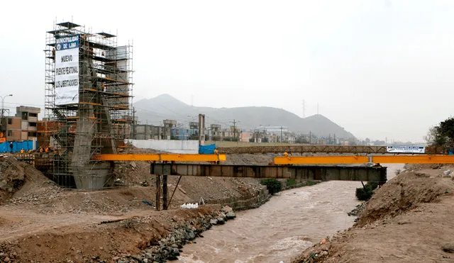 El puente peatonal, que estará entre San Juan de Lurigancho y El Agustino, tendrá acceso para personas con discapacidad y contará con iluminación LED. Foto: Andina