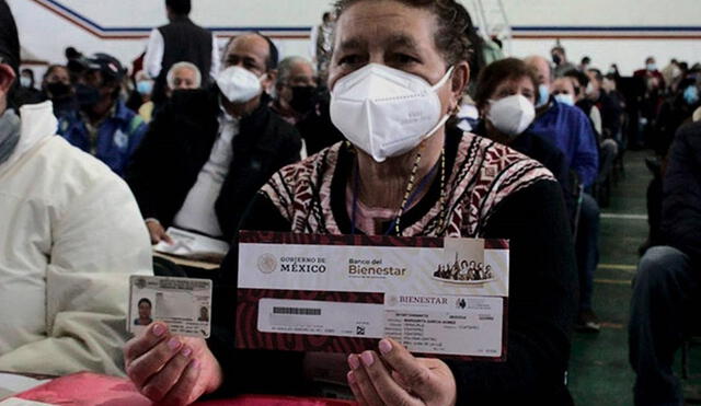 Diversos jubilados reciben pensiones mensuales en México. Foto: Composición LR/El Sol de Córdoba