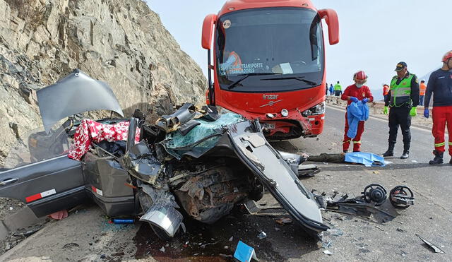 Trágico choque se registró la mañana de este sábado 26 de octubre en Arequipa. Foto: PNP