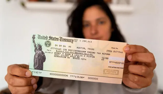 Los cheques de estímulo para gasolina fueron una medida implementada por algunos estados de Estados Unidos para ayudar a los ciudadanos a enfrentar el aumento en los precios del combustible. Foto: SoloDinero