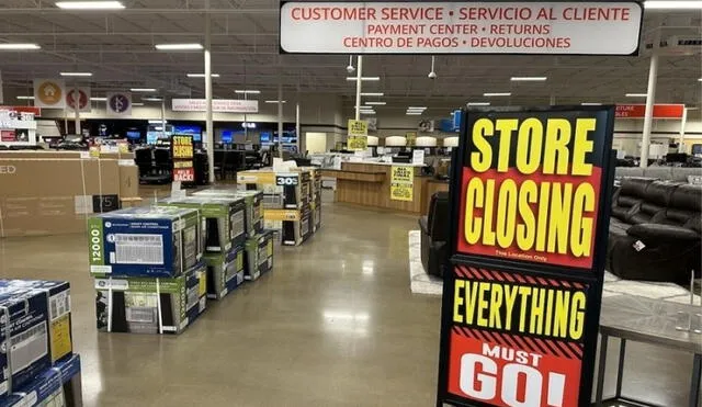 El cierre de cadenas comerciales en Estados Unidos se ha vuelto cada vez más común en los últimos años, afectando a diversos sectores como el retail, la restauración y la moda. Foto: Impact