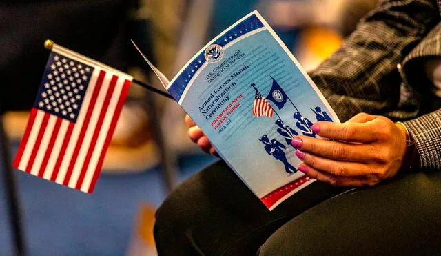 Obtén la ciudadanía y mantente al día con los lo último del examen para la ciudadanía. Foto: composición LR/USCIS.