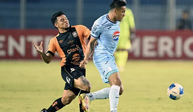 Águila y Motagua jugaron en el Estadio Juan Francisco Barraza. Foto: AFP